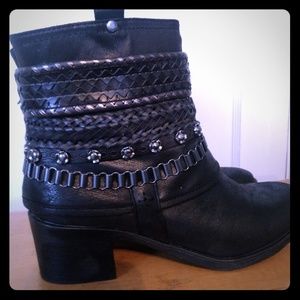 Carlos Santana boots